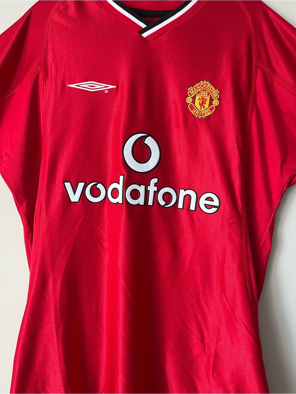 Manchester United 2001/2002 Retro Jersey. Vintage Football Kit.